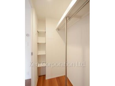 Walk-In Closet ※Photo of the same layout on 7 floor. Decoration and fixture may differ.