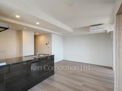 Living-Dining ※Photo of the same layout on 5 floor. Decoration and fixture may differ.