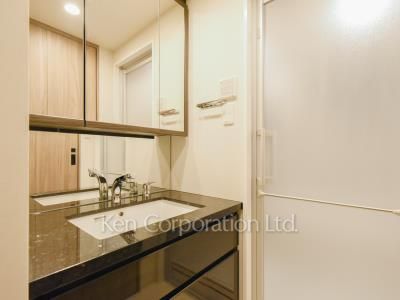 Powder Room ※Photo of the same layout on 5 floor. Decoration and fixture may differ.