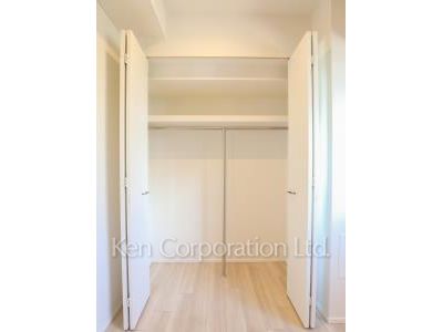 Closet ※Photo of the same layout on 2 floor. Decoration and fixture may differ.