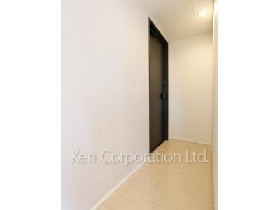 Entrance ※Photo of the same layout on 2 floor. Decoration and fixture may differ.