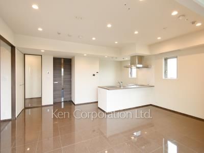 Living-Dining ※Photo of the same layout on 12 floor. Decoration and fixture may differ.