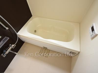 Bath ※Photo of the same layout on 12 floor. Decoration and fixture may differ.