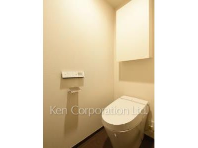 Lavatory ※Photo of the same layout on 12 floor. Decoration and fixture may differ.