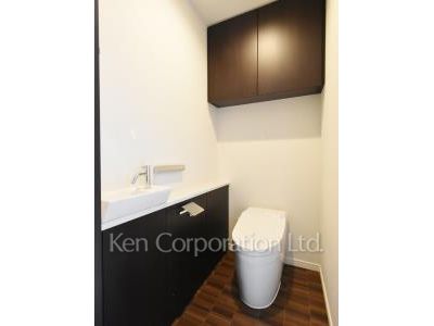 Lavatory ※Photo of the same layout on 27 floor. Decoration and fixture may differ.