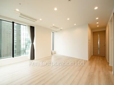 Living-Dining ※Photo of the same layout on 22 floor. Decoration and fixture may differ.
