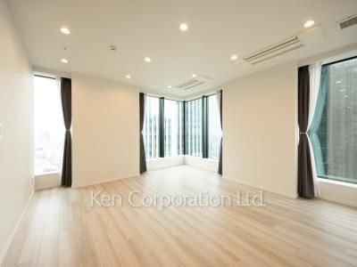 Living-Dining ※Photo of the same layout on 22 floor. Decoration and fixture may differ.