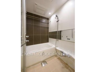 Powder Room ※Photo of the same layout on 29 floor. Decoration and fixture may differ.