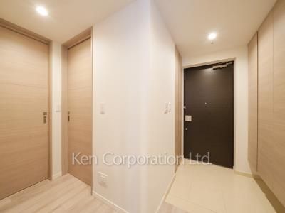 Entrance ※Photo of the same layout on 23 floor. Decoration and fixture may differ.