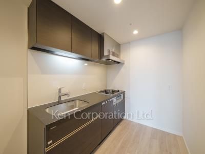 Kitchen ※Photo of the same layout on 23 floor. Decoration and fixture may differ.