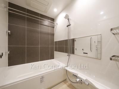 Bath ※Photo of the same layout on 23 floor. Decoration and fixture may differ.