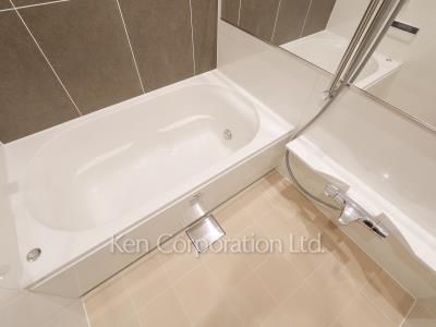 Bath ※Photo of the same layout on 23 floor. Decoration and fixture may differ.