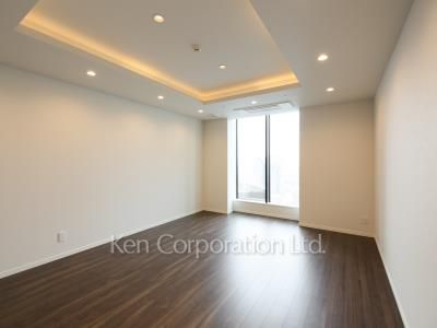 Living-Dining ※Photo of the same layout on 29 floor. Decoration and fixture may differ.
