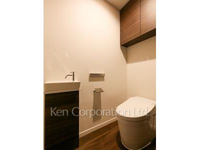 Lavatory ※Photo of the same layout on 29 floor. Decoration and fixture may differ.