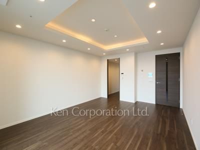 Living-Dining ※Photo of the same layout on 29 floor. Decoration and fixture may differ.