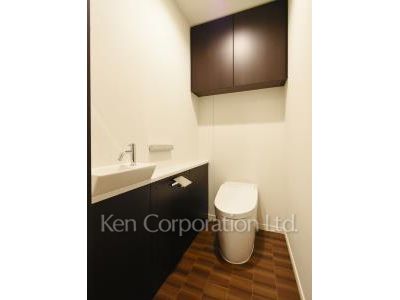 Lavatory ※Photo of the same layout on 27 floor. Decoration and fixture may differ.