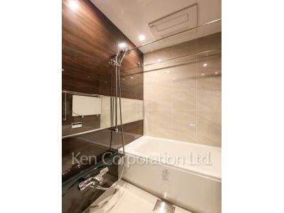 Bath ※Photo of the same layout on 28 floor. Decoration and fixture may differ.