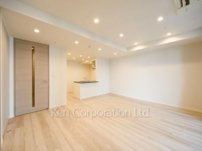 Living-Dining ※Photo of the same layout on 22 floor. Decoration and fixture may differ.