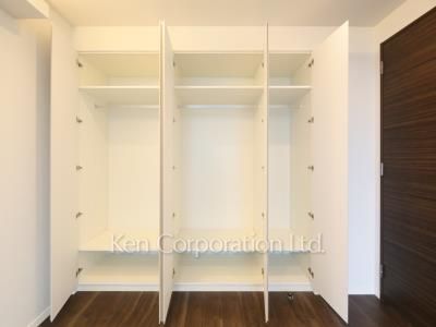 Closet ※Photo of the same layout on 29 floor. Decoration and fixture may differ.