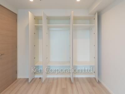 Closet ※Photo of the same layout on 23 floor. Decoration and fixture may differ.