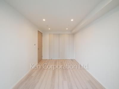 Master Bedroom ※Photo of the same layout on 23 floor. Decoration and fixture may differ.