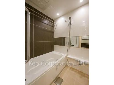 Bath ※Photo of the same layout on 22 floor. Decoration and fixture may differ.