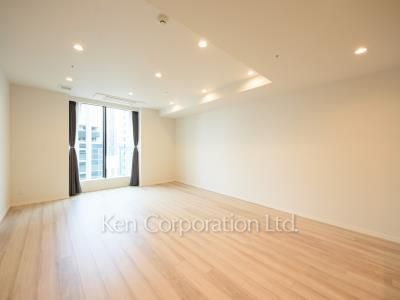 Living-Dining ※Photo of the same layout on 22 floor. Decoration and fixture may differ.