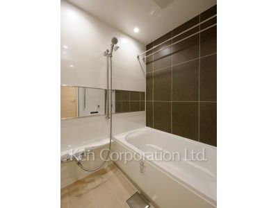 Bath ※Photo of the same layout on 22 floor. Decoration and fixture may differ.