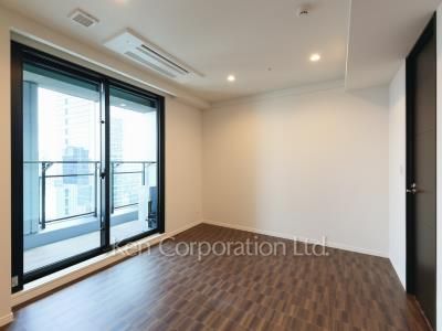 Master Bedroom ※Photo of the same layout on 27 floor. Decoration and fixture may differ.