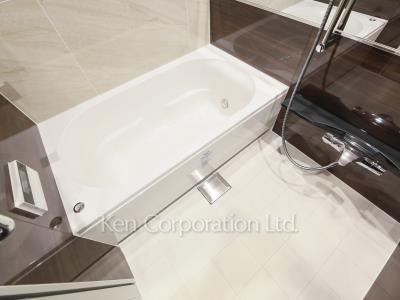 Bath ※Photo of the same layout on 27 floor. Decoration and fixture may differ.