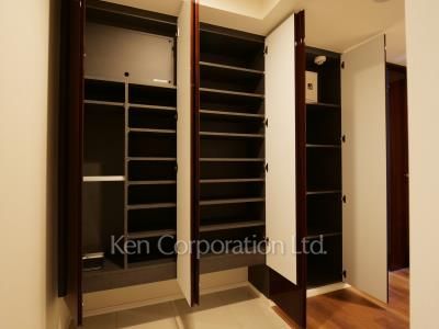 Shoes Closet