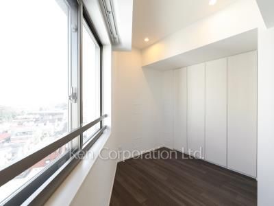 Bedroom ※Photo of the same layout on 10 floor. Decoration and fixture may differ.