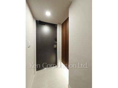 Entrance ※Photo of the same layout on 16 floor. Decoration and fixture may differ.