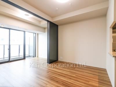 Living-Dining ※Photo of the same layout on 13 floor. Decoration and fixture may differ.