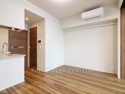 Living-Dining ※Photo of the same layout on 13 floor. Decoration and fixture may differ.