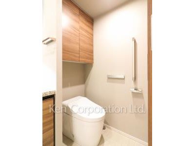 Lavatory ※Photo of the same layout on 13 floor. Decoration and fixture may differ.