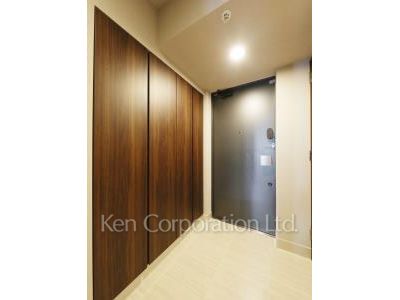 Entrance ※Photo of the same layout on 16 floor. Decoration and fixture may differ.