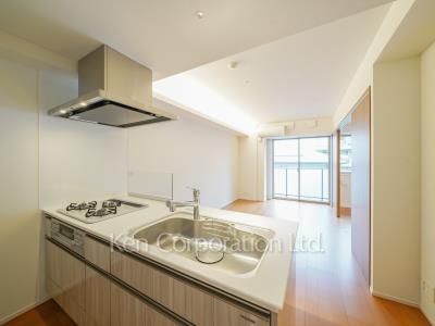 Kitchen ※Photo of the same layout on 3 floor. Decoration and fixture may differ.