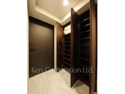 Shoes Closet