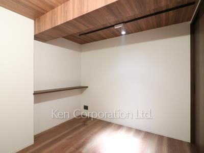 Service Room (Extra room space)