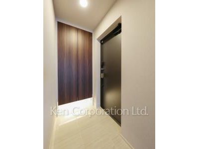 Entrance ※Photo of the same layout on 16 floor. Decoration and fixture may differ.