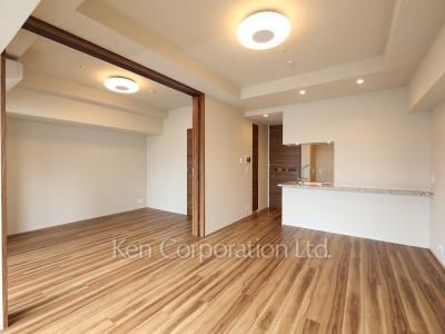 Living-Dining ※Photo of the same layout on 12 floor. Decoration and fixture may differ.