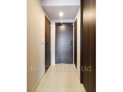Entrance ※Photo of the same layout on 18 floor. Decoration and fixture may differ.