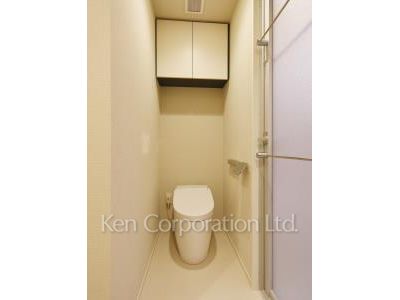 Lavatory ※Photo of the same layout on 7 floor. Decoration and fixture may differ.