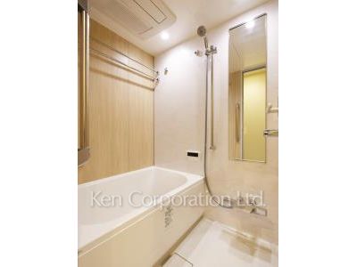 Bath ※Photo of the same layout on 7 floor. Decoration and fixture may differ.