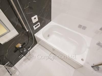 Bath ※Photo of the same layout on 3 floor. Decoration and fixture may differ.