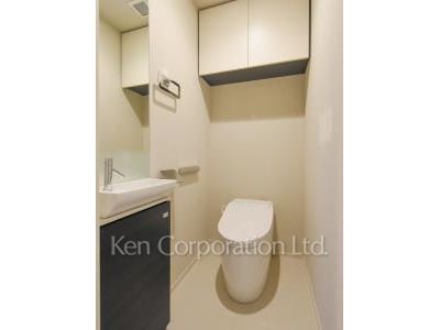 Lavatory ※Photo of the same layout on 3 floor. Decoration and fixture may differ.