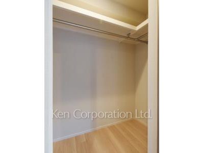 Walk-In Closet ※Photo of the same layout on 3 floor. Decoration and fixture may differ.