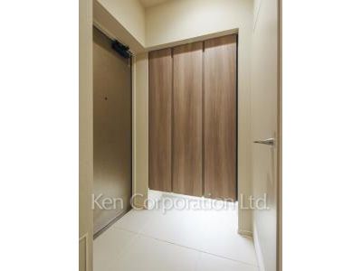 Entrance ※Photo of the same layout on 3 floor. Decoration and fixture may differ.