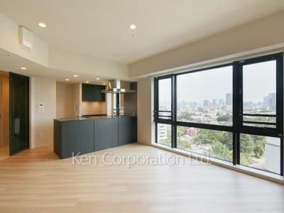 Living-Dining ※Photo of the same layout on 14 floor. Decoration and fixture may differ.